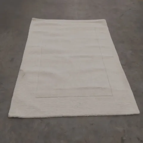 QUALITY DESIGNER AREA RUG - APPROXIMATELY 170 x 120cm