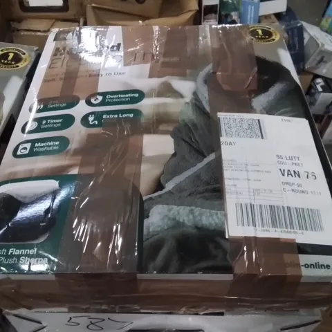 BOXED KEPLIN HEATED ELECTRIC THROW BLACK