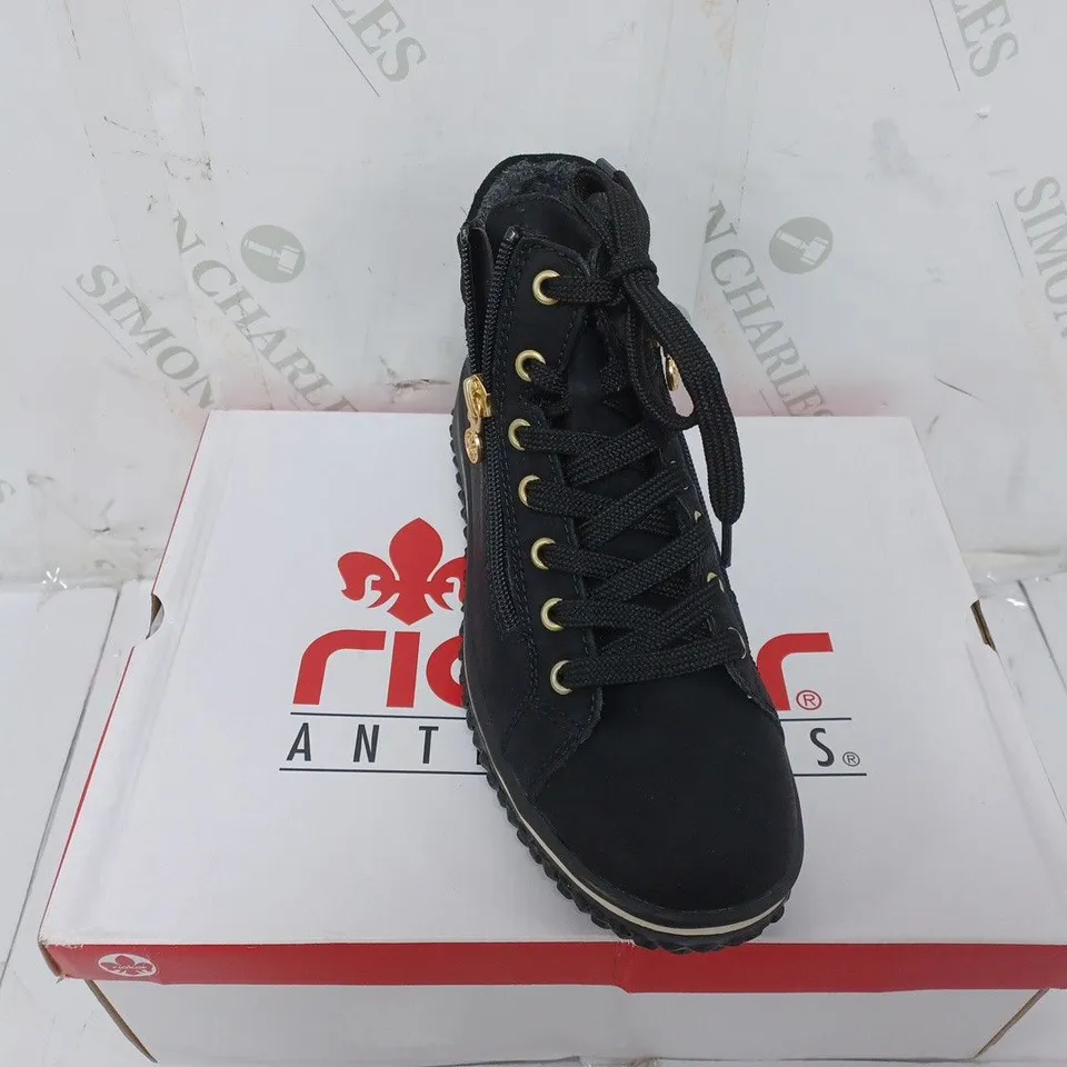 BOXED PAIR OF RIEKER WARM LINED BOOTIE IN BLACK SIZE 5 