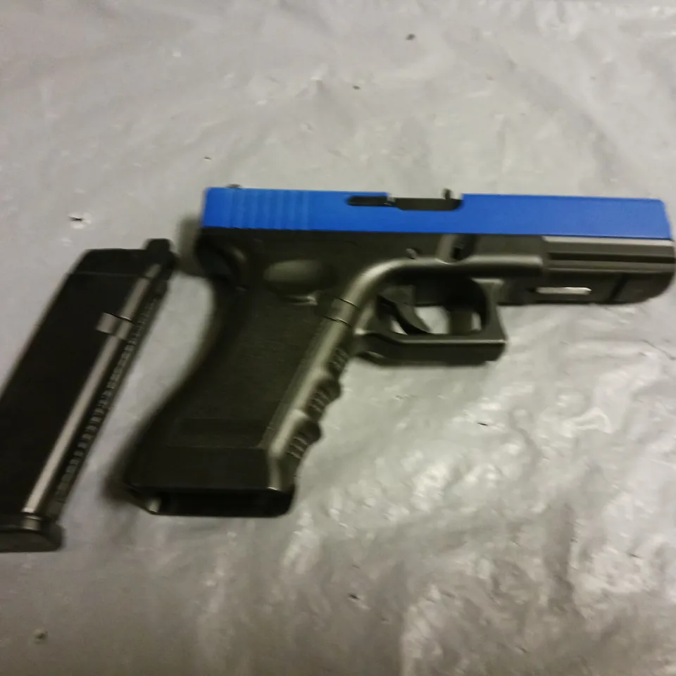 UNBRANDED TWO TONE CO2 PISTOL