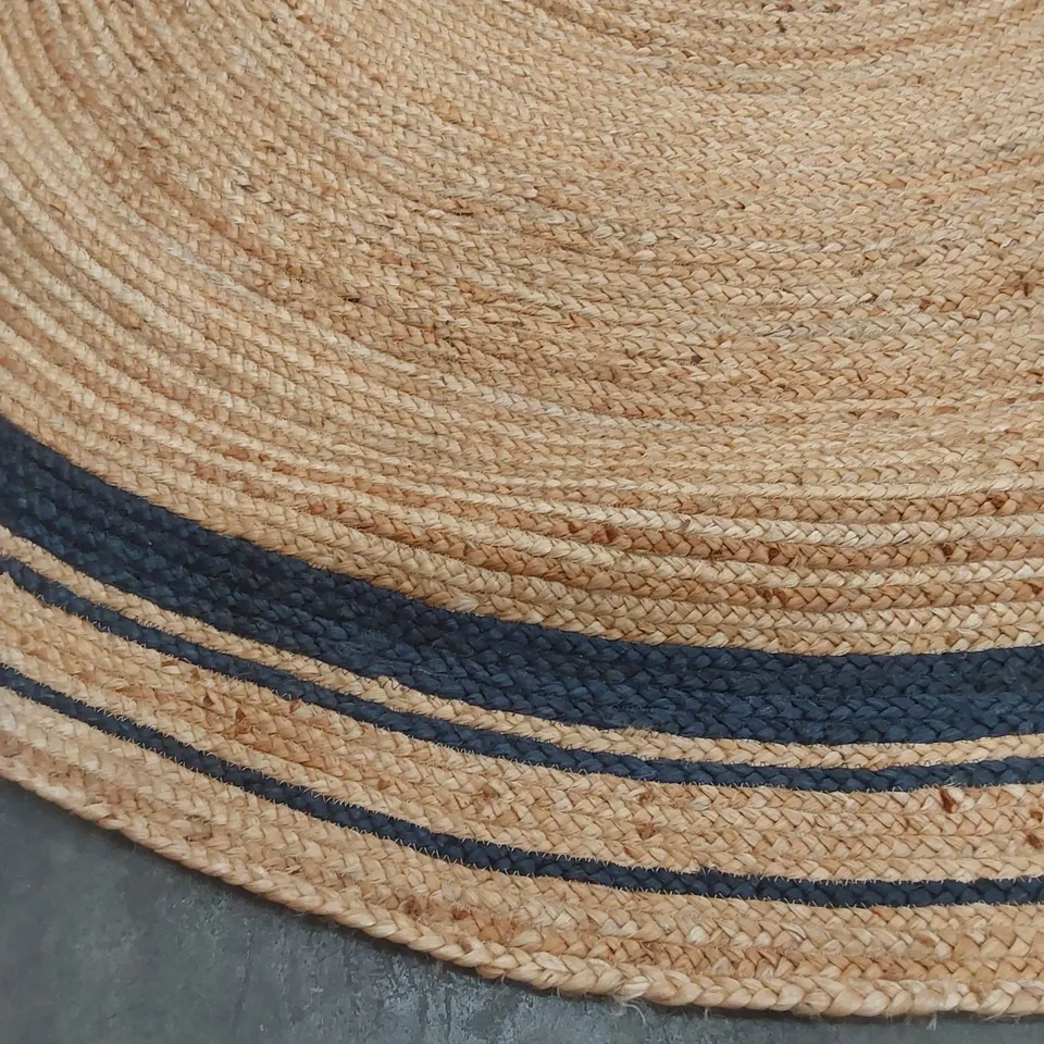 SPEIGHT NATURAL/NAVY ROUND JUTE RUG // DIAMETER: 240cm