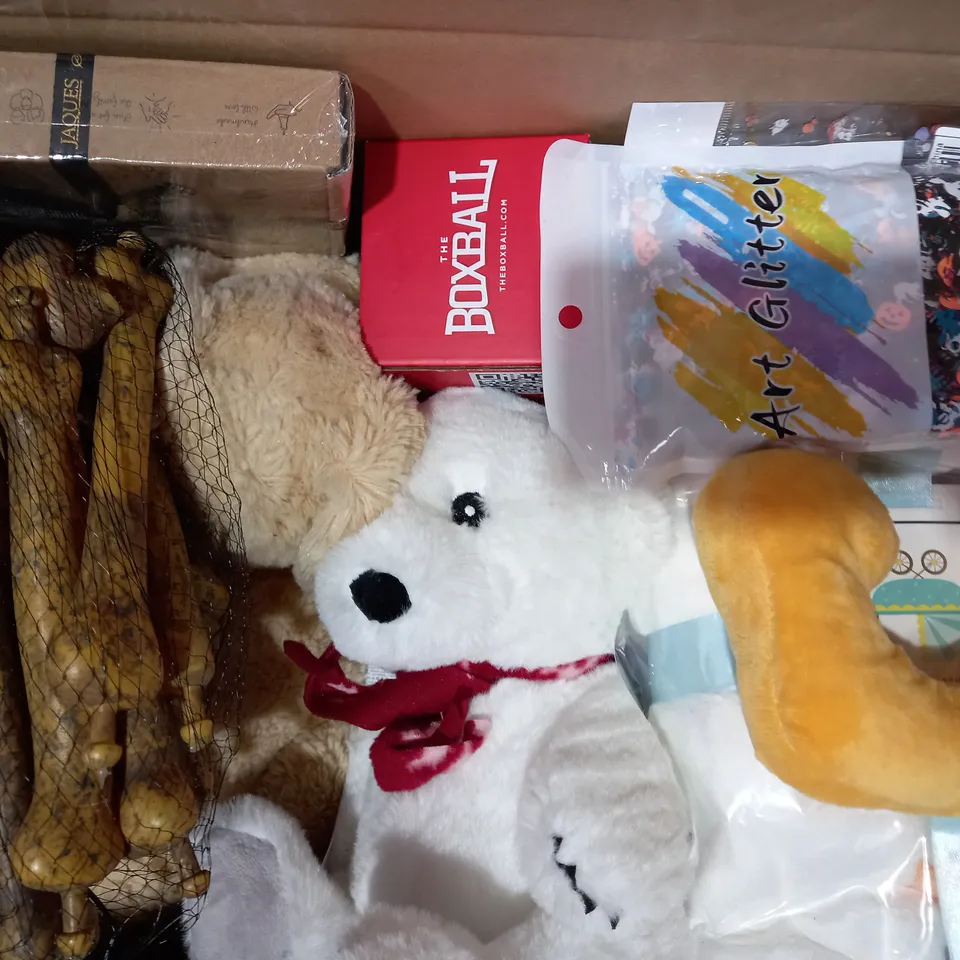 BOX OF APPROXIMATELY 15 ASSORTED TOYS AND GAMES TO INCLUDE MARVEL DECK BUILDING GAME, SHAKESPEARE PLAYING CARDS, CATCHPHRASE CARD GAME, ETC