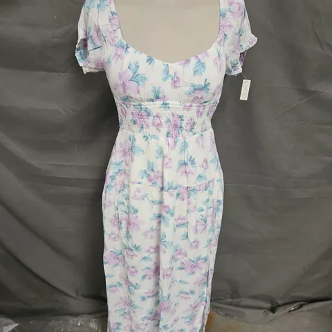 HOLLISTER BACKLESS SPLIT LEG MIDI DRESS IN WHITE/PURPLE FLORAL SIZE XS