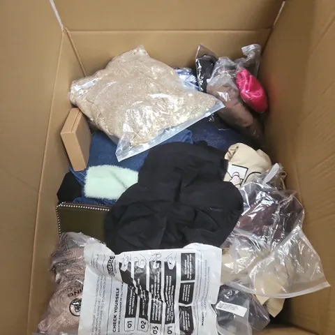 APPROXIMATELY 25 ASSORTED CLOTHING AND FASHION PRODUCTS IN VARIOUS STYLES AND SIZES - COLLECTION ONLY