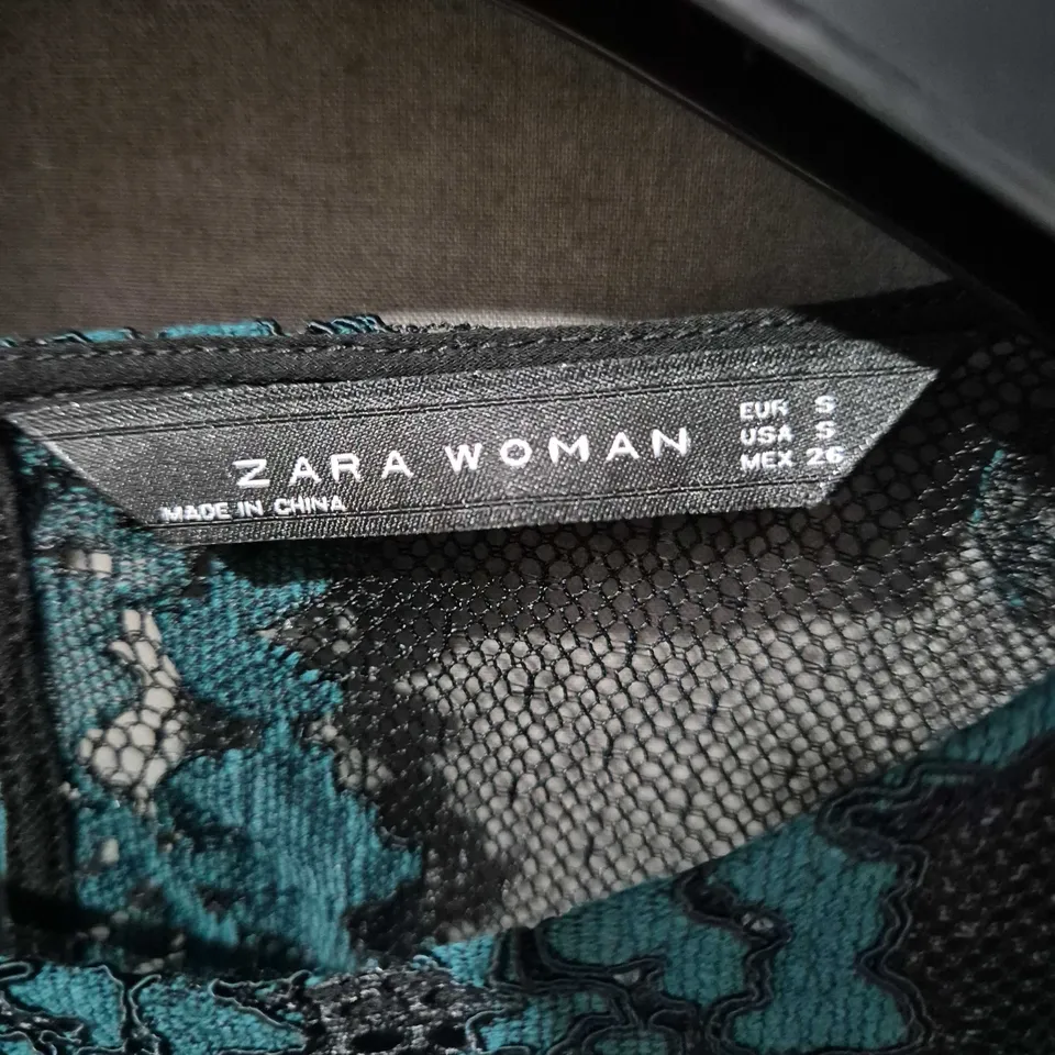 ZARA WOMAN TEAL LACE TOP WITH BLACK MESH – EU S (US S)