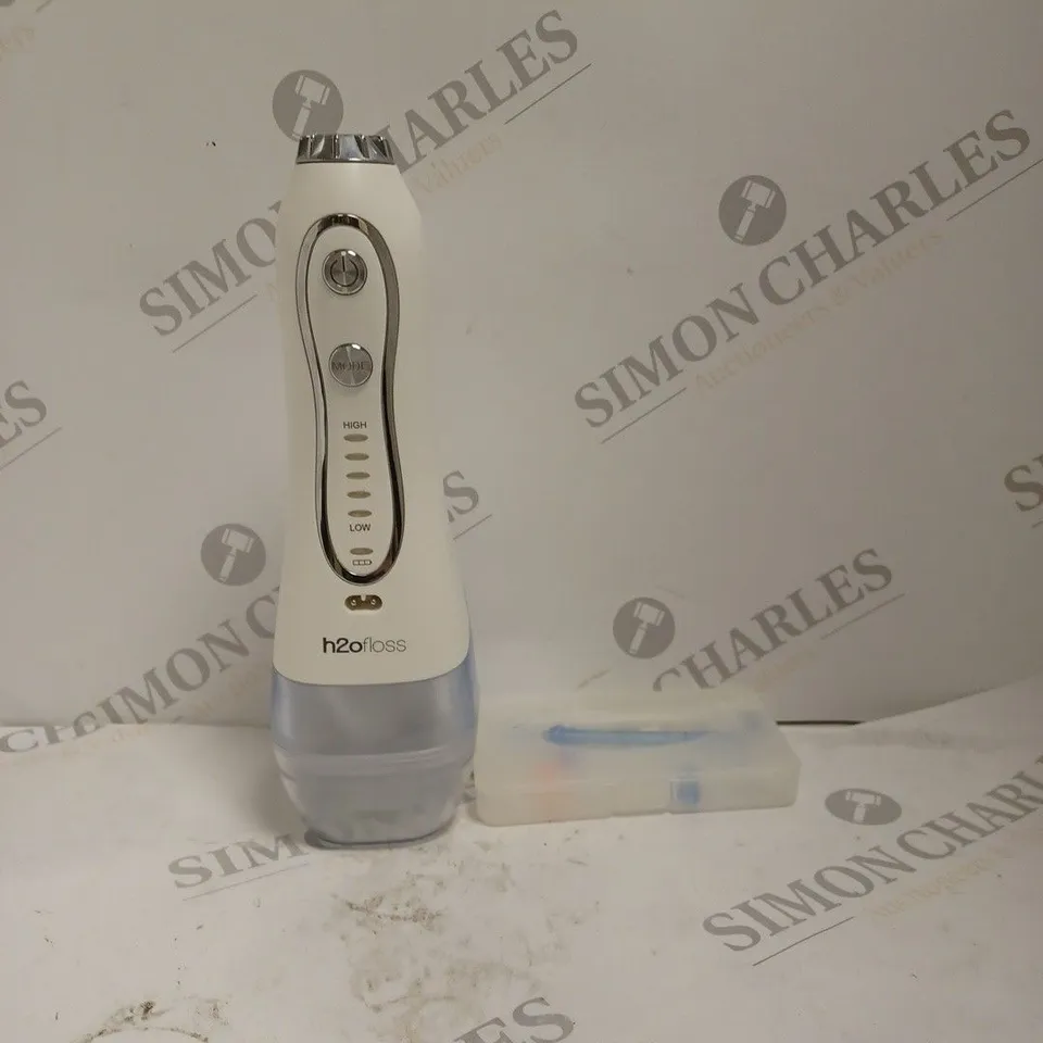 H20 WATER FLOSSER IN WHITE 