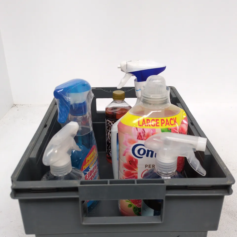 TOTE OF APPROXIMATELY 7 ASSORTED ITEMS TO INCLUDE COMFORT 48 WASHES, VIAKAL, ELBOW GREASE ETC