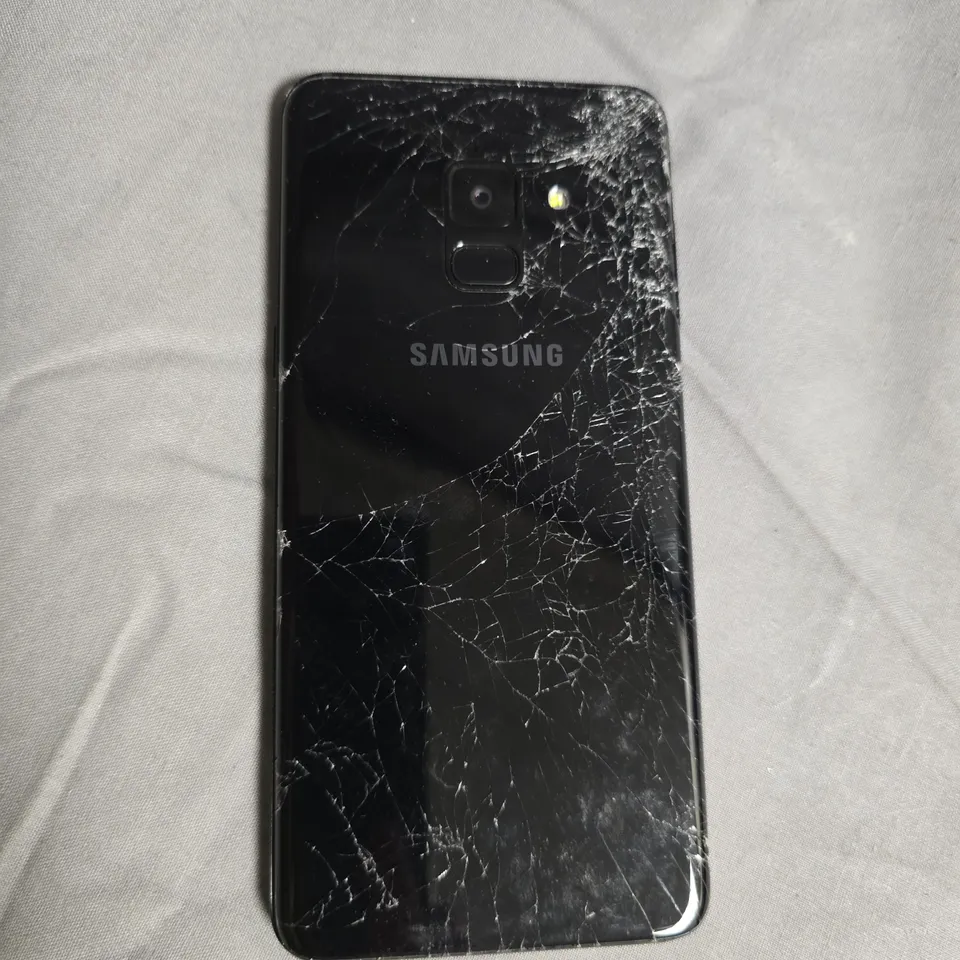 SAMSUNG GALAXY SMARTPHONE – BLACK, CRACKED BACK GLASS