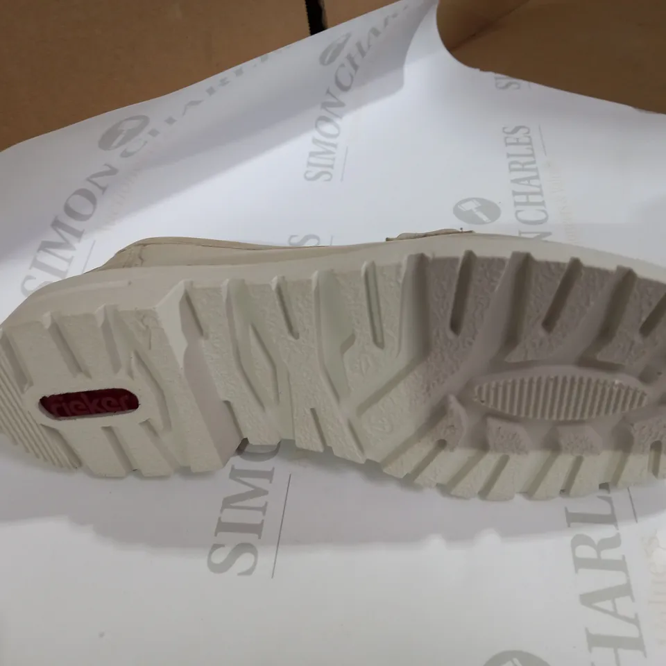 RIEKER BEIGE LOAFERS SIZE 4 