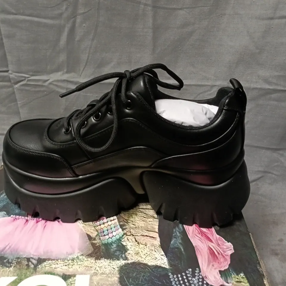 BOXED KOI CHRONICLES 'MONSTER' PLATFORM TRAINERS – BLACK, UK6