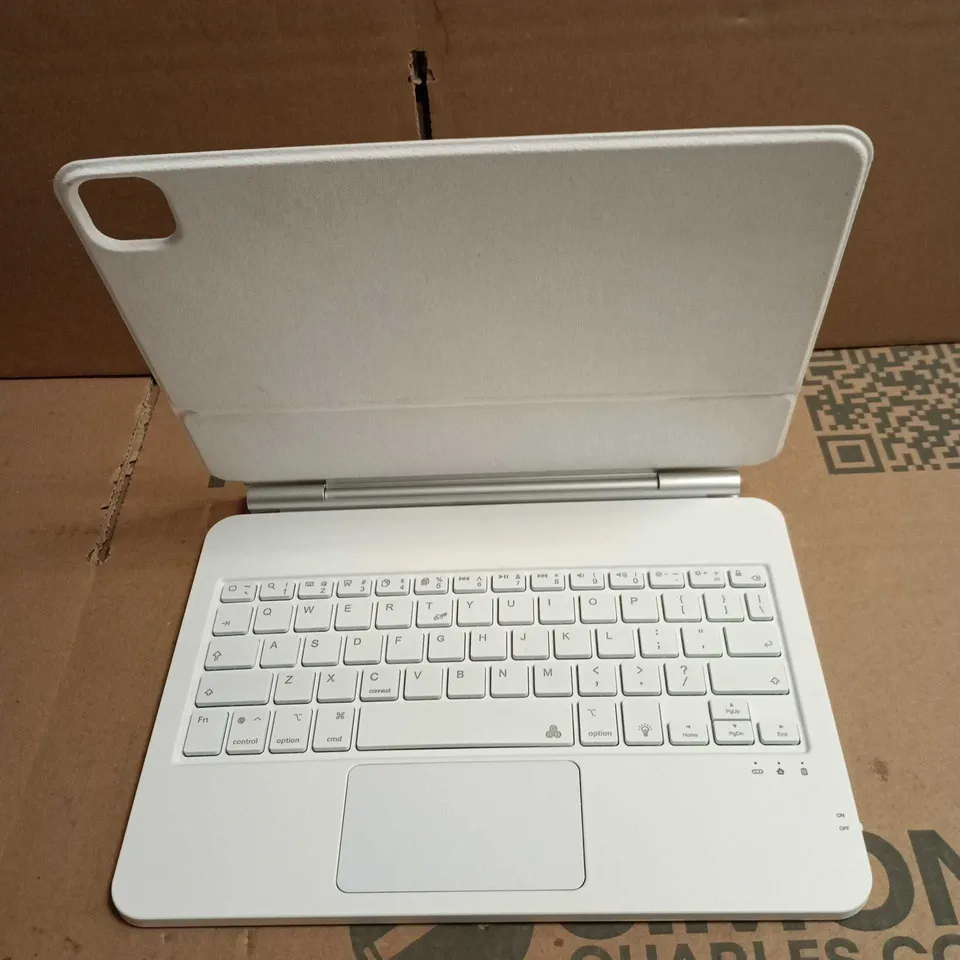 WIRELESS KEYBOARD CASE – WHITE