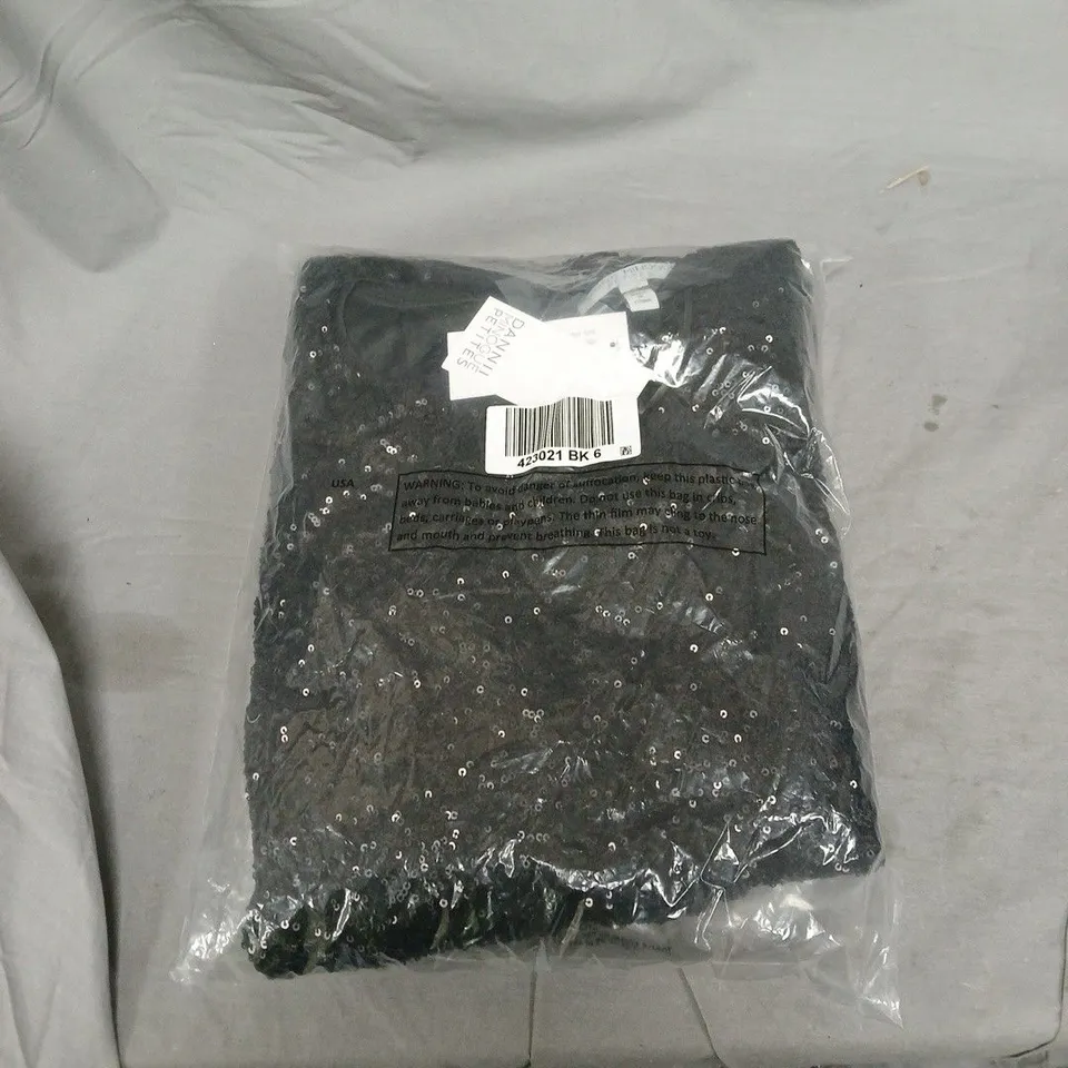 DANNII MINOGUE SEQUIN BELTED SHIFT DRESS PETITE. SIZE 6 PETITE. BAGGED