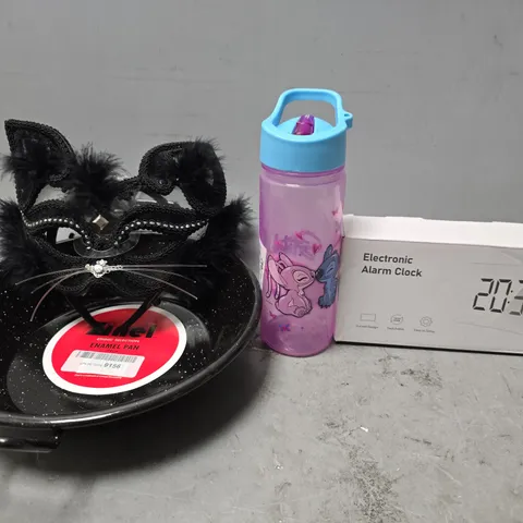 BOX OF APPROXIMATELY 10 ASSORTED BROKEN ITEMS TO INCLUDE - ELECTRONIC ALARM CLOCK , ENAMEL PAN , CARNIVAL MASK ETC