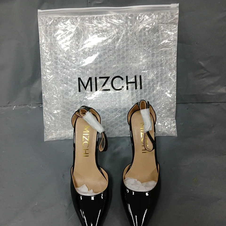 BAGGED PAIR OF MIZCHI BIANCA BLACK ANKLE STRAP PUMP UK 1 