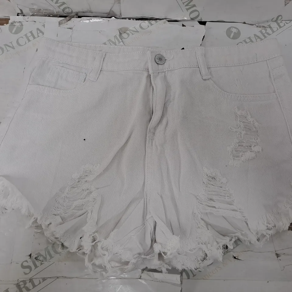 BOOHOO RIPPED SHORTS IN WHITE - UK 10