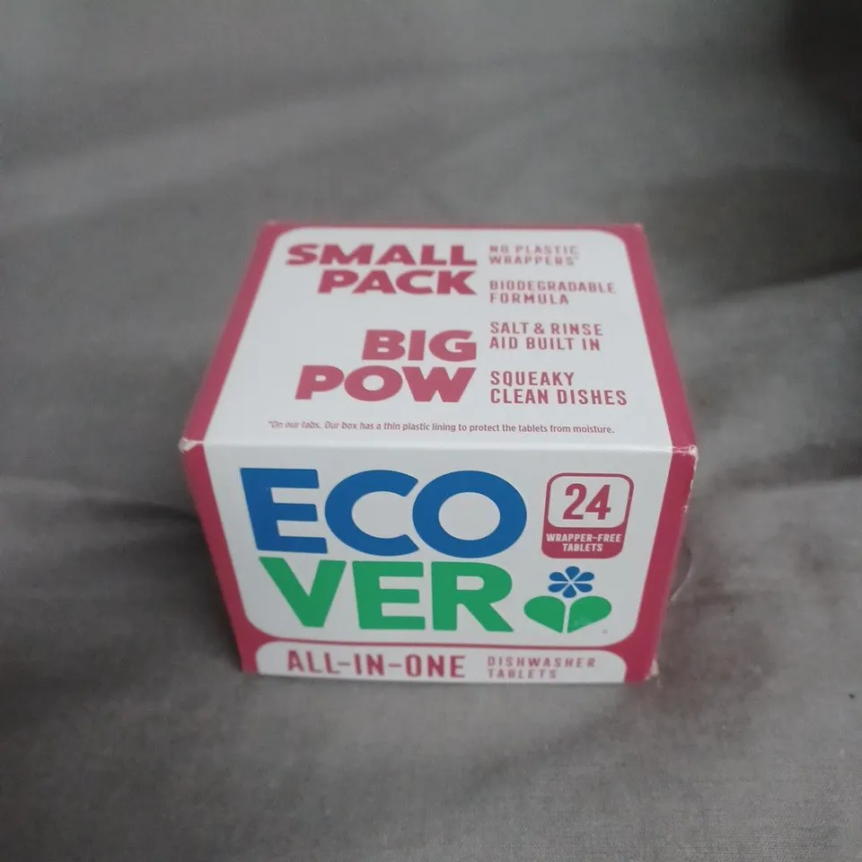 APPROXIMATELY 12 ASSORTED HOUSEHOLD ITEMS INCLUDING DOOR HANDLES , DECORATORS CAULK AND DISHWASHER TABLETS