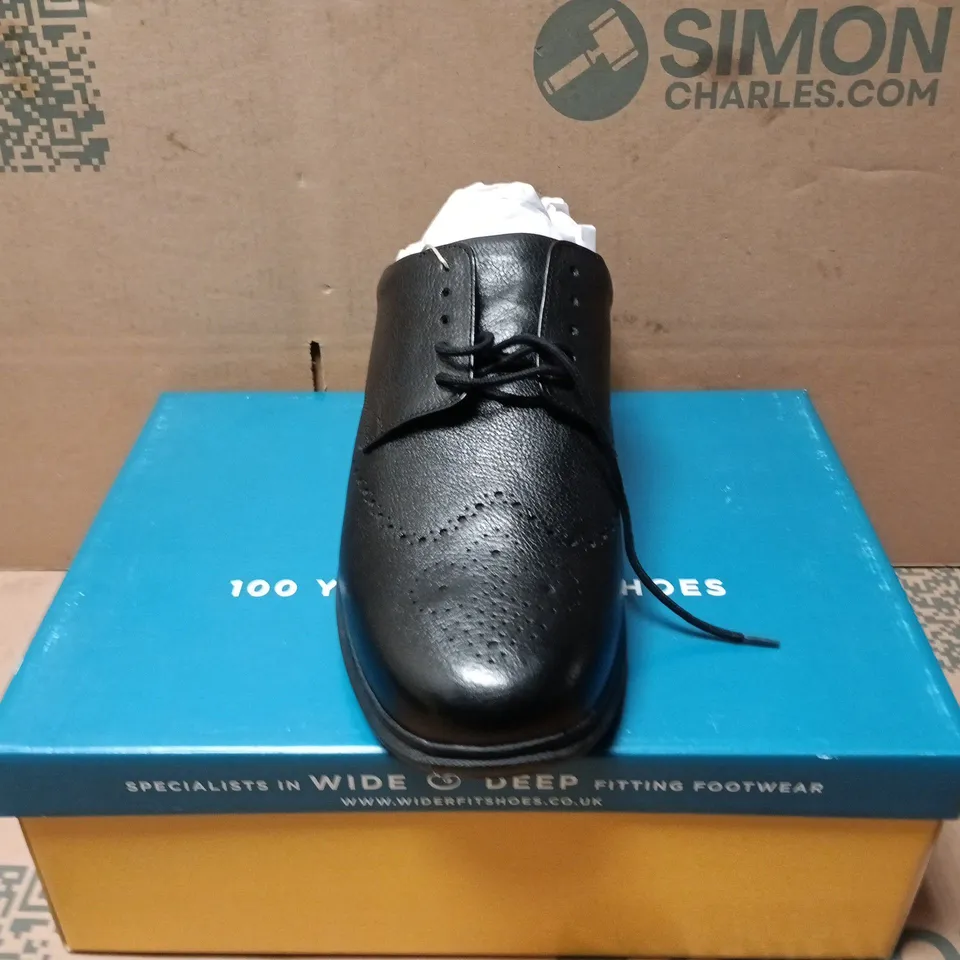 BOXED PAIR OF DBSHOES ELLIOT BLACK LEATHER SHOES - UK 12