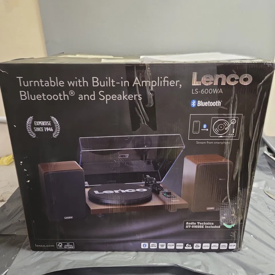 LENCO LS-600WA TURNTABLE WITH BUILT-IN AMPLIFIER, BLUETOOTH AND SPEAKERS