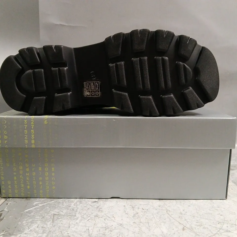 BOXED PAIR OF KOI OBSIDIAN DOLL TRIDENT MARY JANES IN BLACK SIZE UK 8