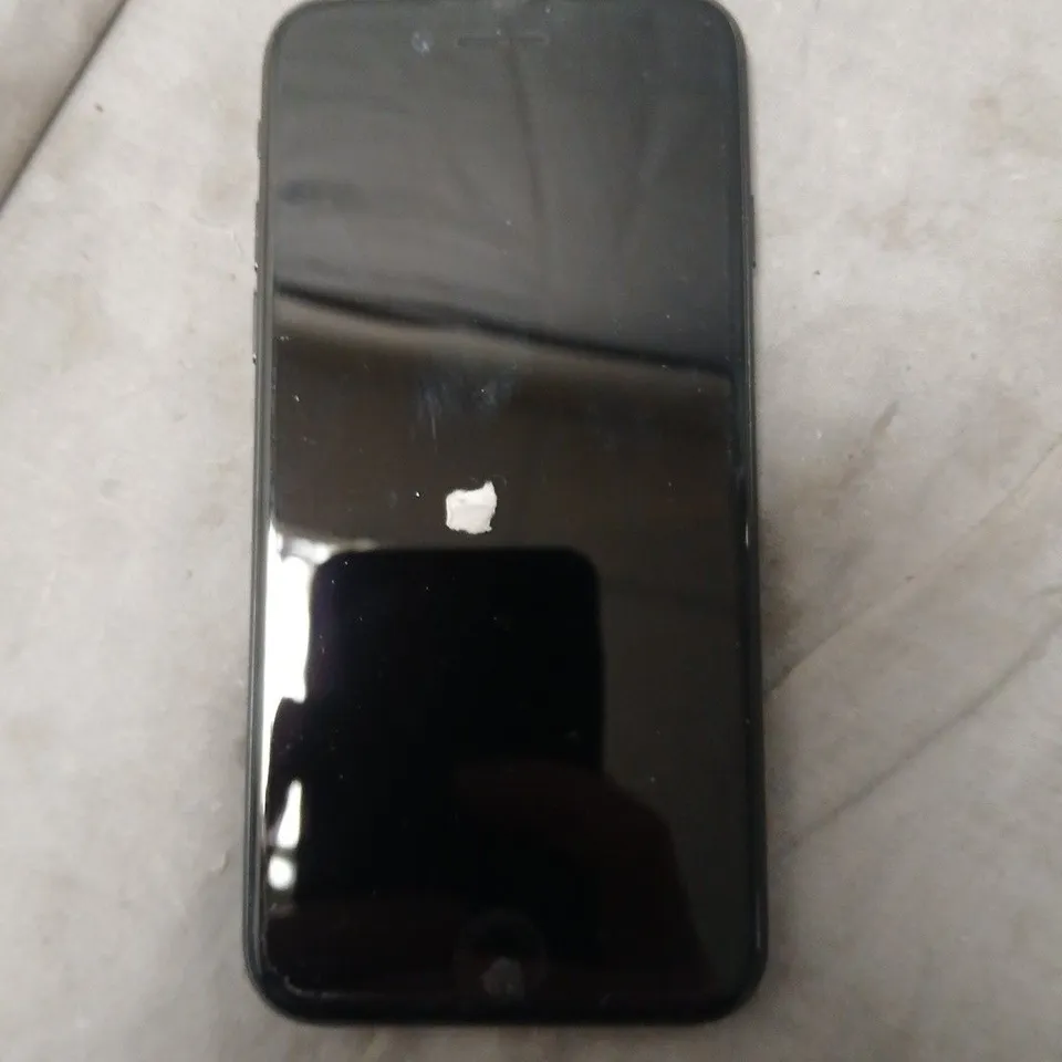 APPLE IPHONE IN BLACK (MODEL UNSPECIFIED)