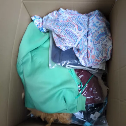 ASSORTED CLOTHING BUNDLE IN BOX 