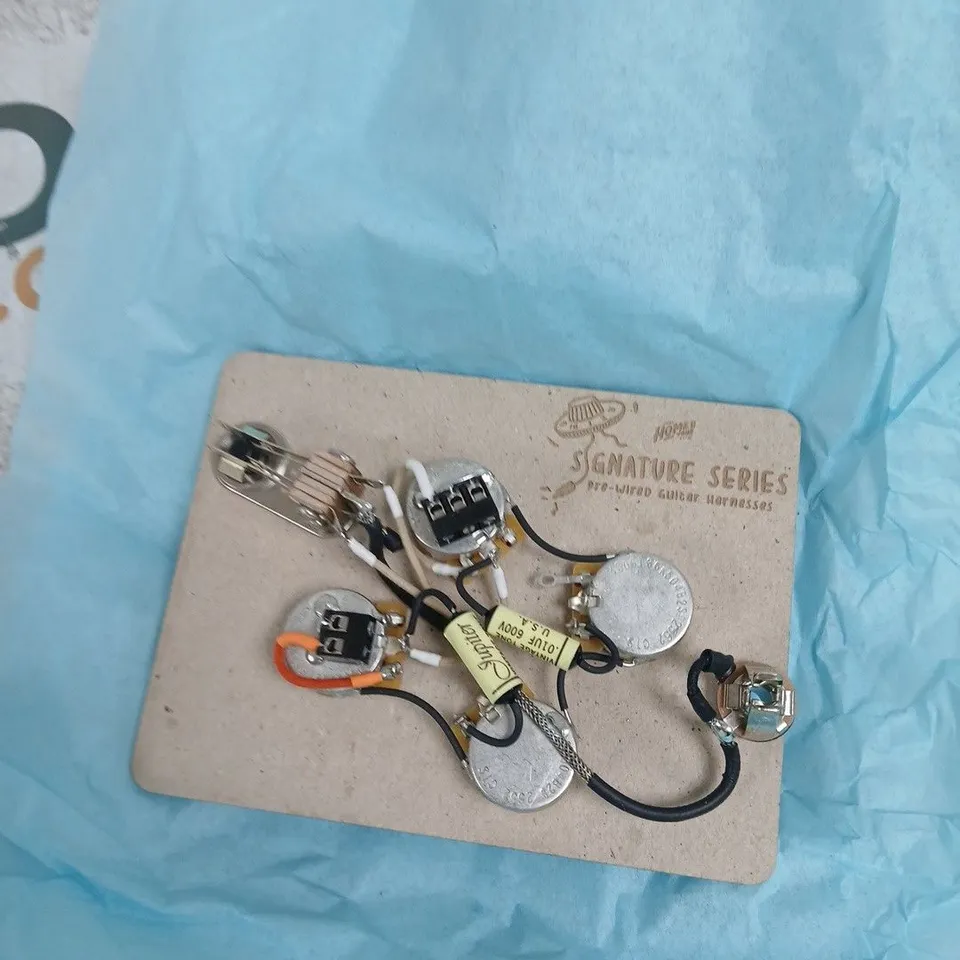 SIGNATURE SERIES PRE-WIRED GUITAR HARNESSES – BOXED KIT