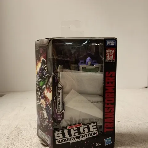 TRANSFORMERS GENERATIONS WAR FOR CYBERTRON TRILOGY ACTION FIGURE (STARSCREAM) 