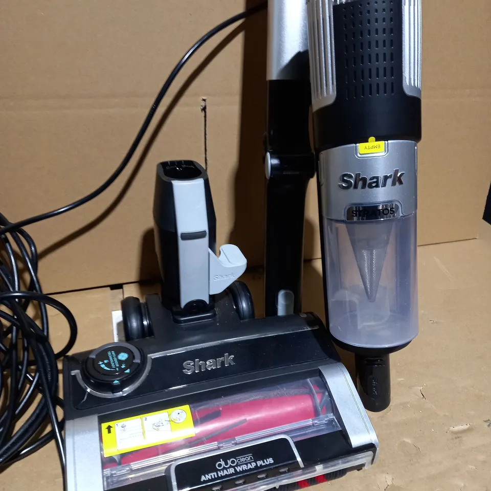 SHARK STRATOS ANTI HAIR WRAP PET PRO VACUUM CLEANER