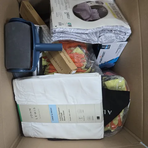APPROXIMATELY 15 ASSORTED HOUSEHOLD PRODUCTS TO INCLUDE DUVET SET, PAINT ROLLER AND RUBBER GLOVES
