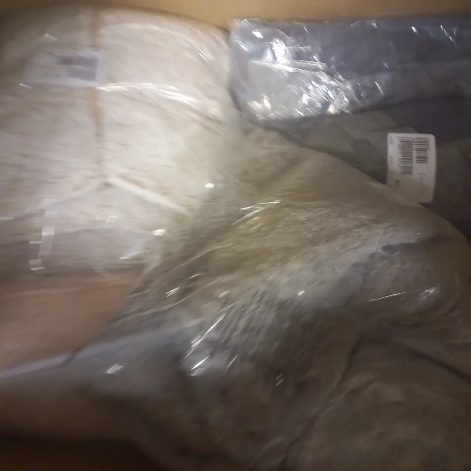 BOX OF APPROXIMATELY 5 ASSORTED CLOTHING AND FASHION ITEMS IN VARIOUS STYLES, SIZES, AND COLOURS - COLLECTION ONLY
