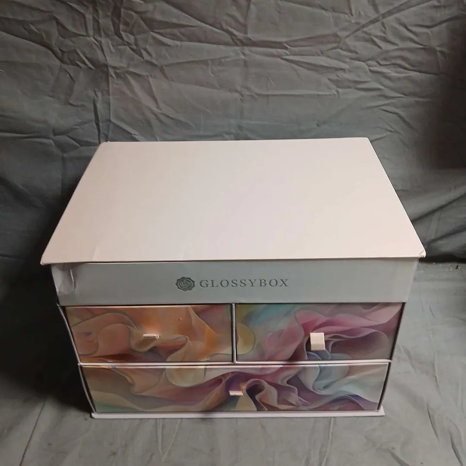 GLOSSYBOX ADVENT CALENDAR – 25 DAY COSMETIC GIFT SET