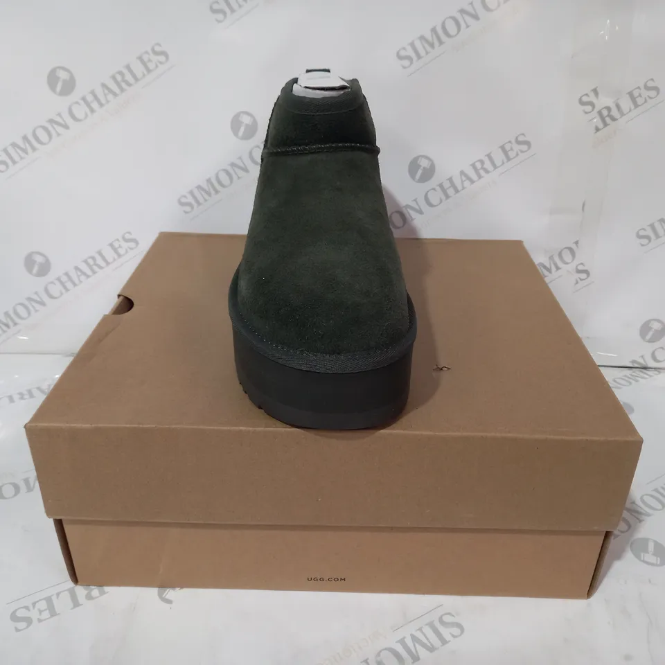 BOXED PAIR OF UGG CLASSIC ULTRA MINI PLATFORM SHOES IN FOREST GREEN UK SIZE 6