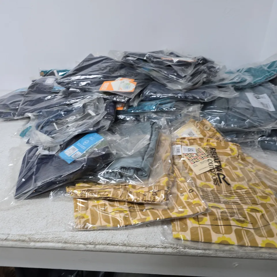 BOX OF APPROXIMATELY 30 BRAND NEW REGATTA CLOTHING ITEMS IN VARIOUS STYLES , COLOURS AND SIZES
