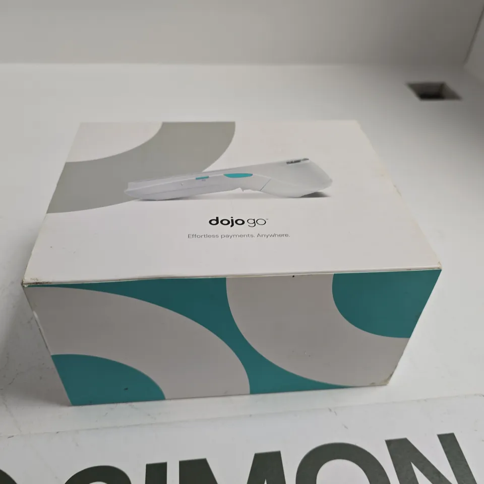 DOJO GO PORTABLE CARD READER – BOXED