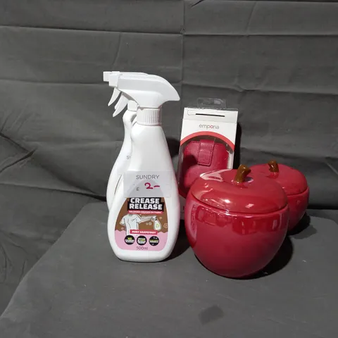 APPROXIMATELY 20 ASSORTED PRODUCTS TO INCLUDE APPLE SCENTED CANDLES, ECOEGG CREASE RELEASE, EMPORIA BOOK TASCHE