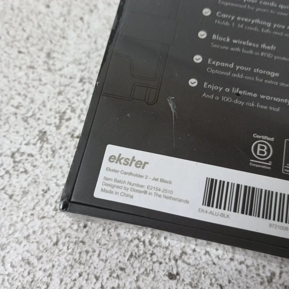 EKSTER CARDHOLDER 2 – JET BLACK (BOXED AND SEALED)