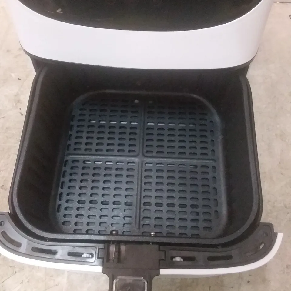 COSORI AIR FRYER 1700W MAX XXL 5.5L DIGITAL TOUCHSCREEN - WHITE