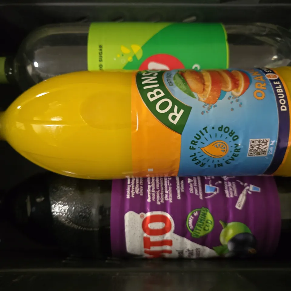 APPROXIMATELY 6 ASSORTED DRINK ITEMS TO INCLUDE - NESTLE COFFEE MATE , FANTA , KURK ETC