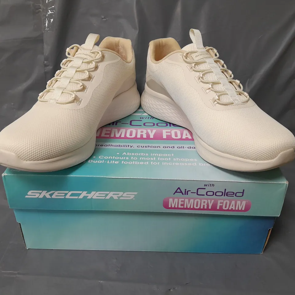 BOXED PAIR OF SKECHERS AIR-COOLED MEMORY FOAM TRAINERS IN CREAM SIZE 7