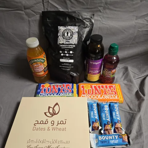 APPROXIMATELY 5 ASSORTED FOOD &DRINK ITEMS TO INCLUDE TONYS CHOCOLATE, BOUNTY AND FRUIT SHOOTS - COLLECTION ONLY