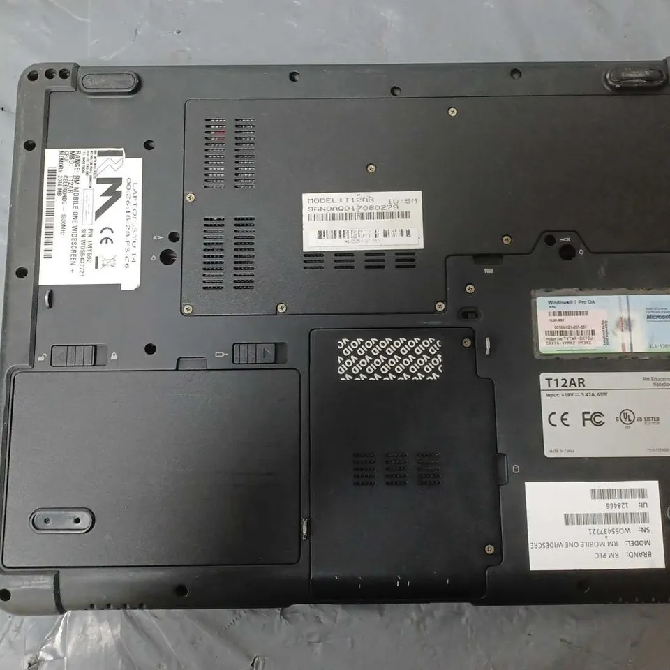 RM	MOBILE ONE	15 INCH	CELERON DUAL-CORE T3000 1.80GHZ
