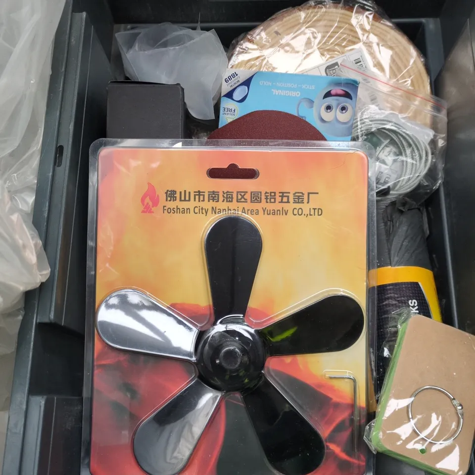 APPROXIMATELY 15 ASSORTED HOUSEHOLD PRODUCTS TO INCLUDE SMOL DISHWASHER TABLETS, TO DO LIST SETS AND HEAVY DUTY REFUSE SACKS ETC 