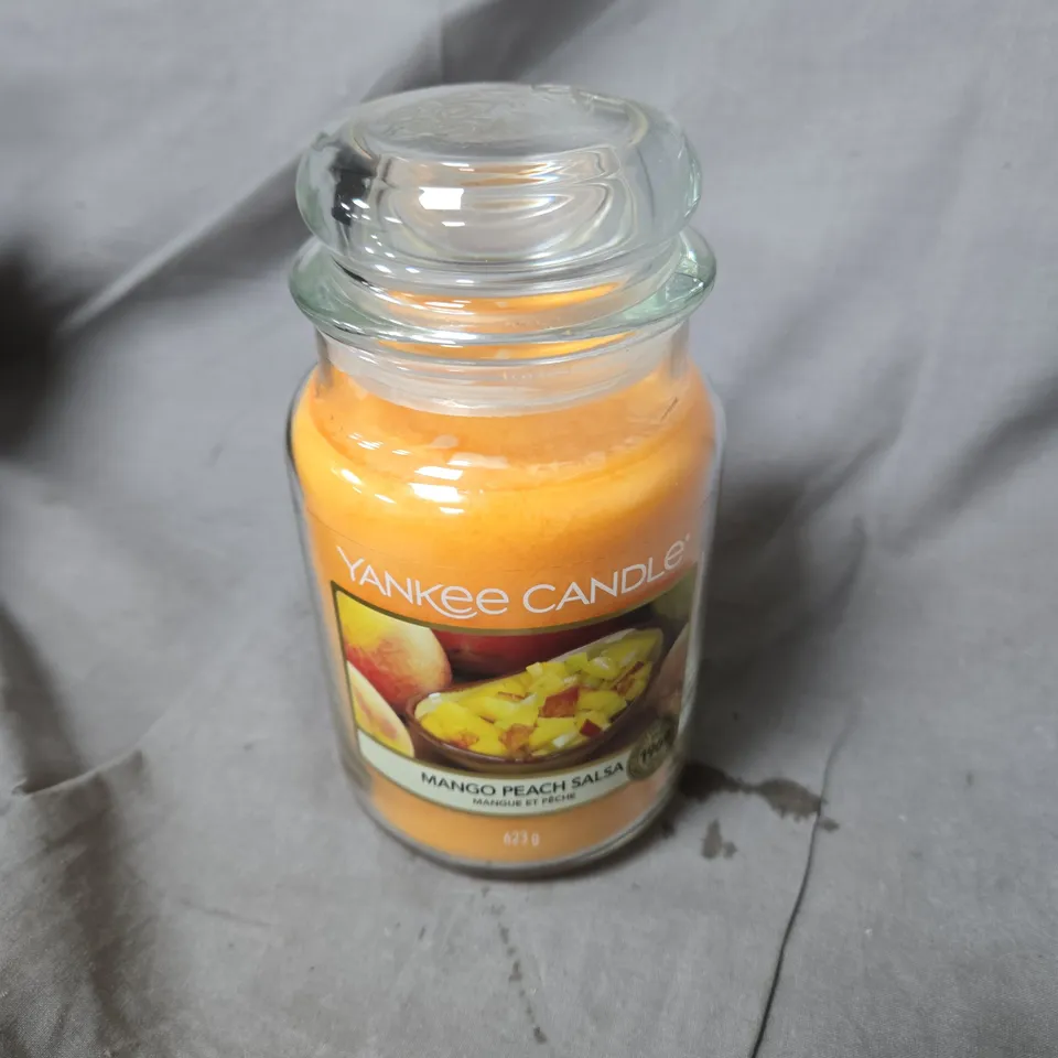 YANKEE CANDLE MANGO PEACH SALSA – 623 G JAR CANDLE