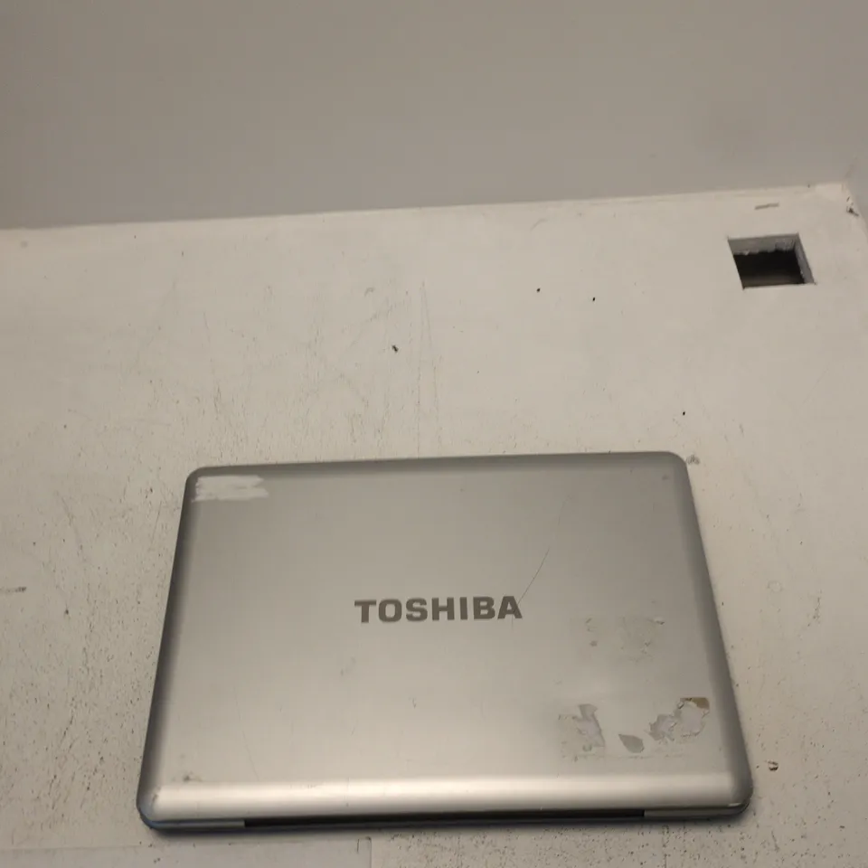 TOSHIBA SATELLITE PRO L450 LAPTOP – UK KEYBOARD, SILVER