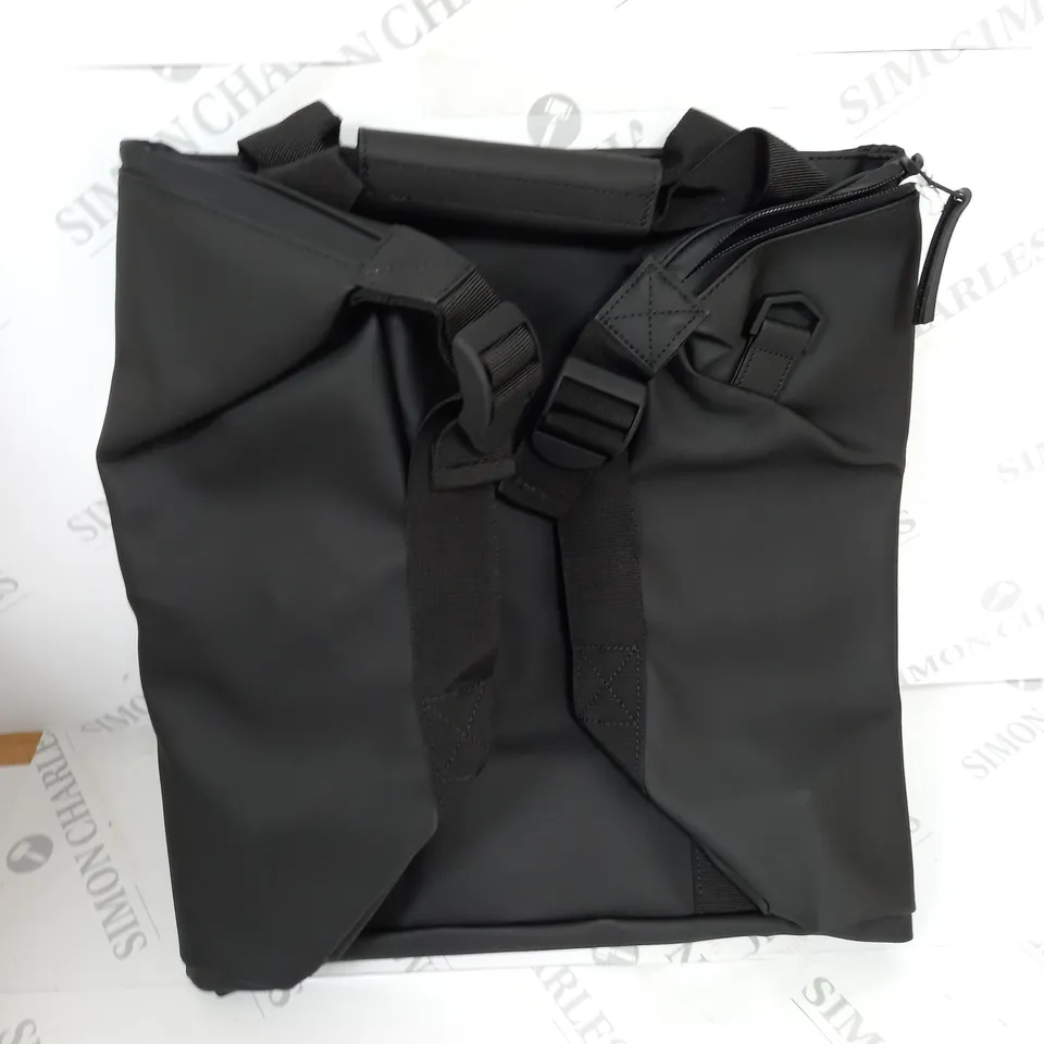 RAINS HILO WEEKEND DAY IN BLACK