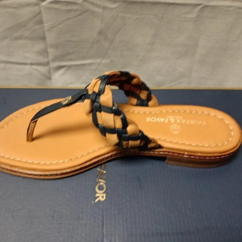 BOXED FAIRFAX & FAVOR WOMEN'S TUSCANY SANDAL – TAN/NAVY LEATHER, UK 5 (EU 38, US 7)