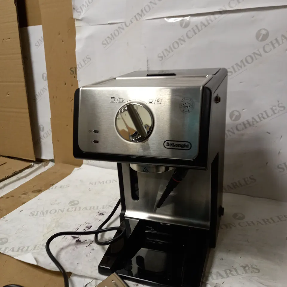 DELONGHI ESPRESSO MACHINE 