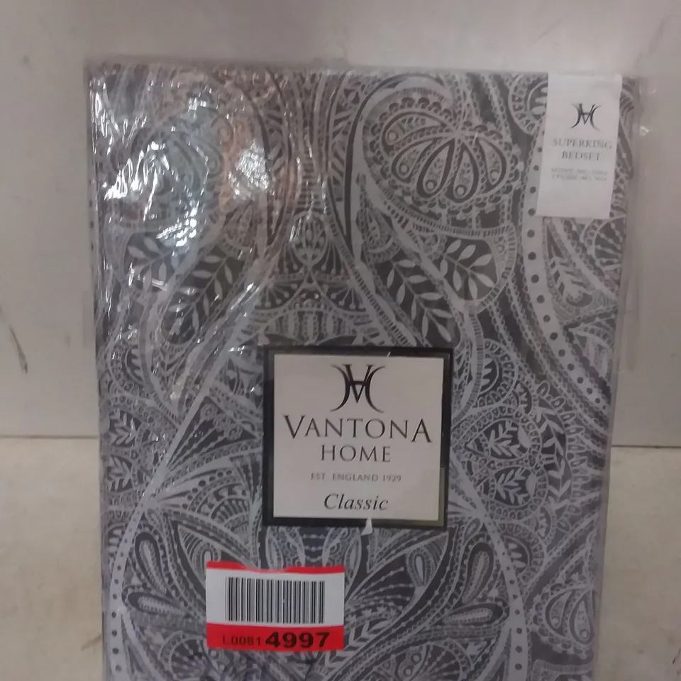 VANTONA SUPERKING BEDSET COLOUR:  PAISLEY DEMASK