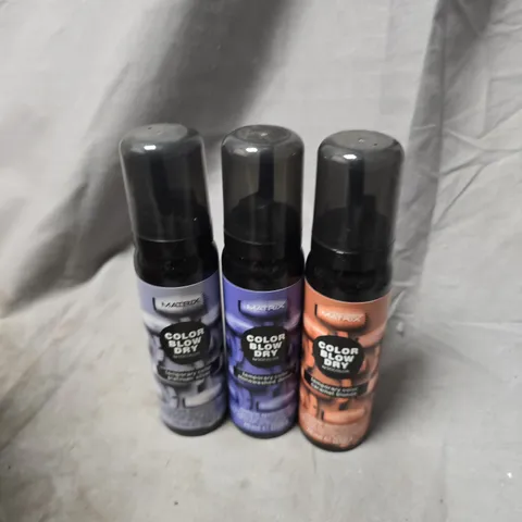 APPROXIMATELY 20 ASSORTED MATRIX BLOW DRY SPRAYS TO INCLUDE CARAMEL BLONDE, STONEWASHED DENIM, PLATINUM SILVER, ETC - COLLECTION ONLY