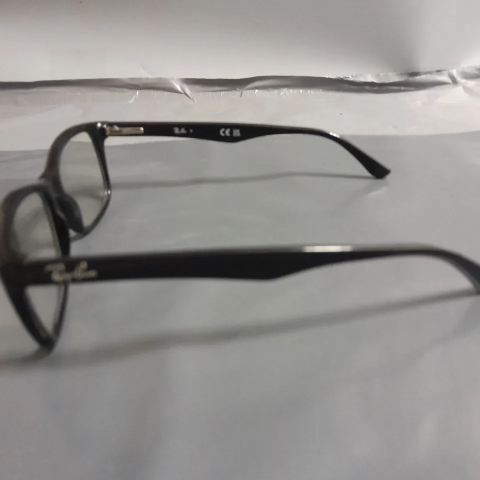 PAIR OF RAY BAN BLACK GLASSES IN CASE